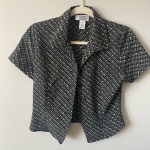 Black and White Patterned Short Sleeve Blouse